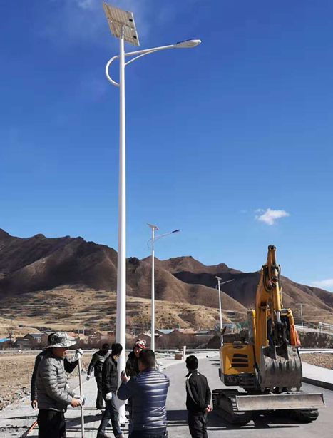 甘南碌曲10米崆峒太阳能路灯项目